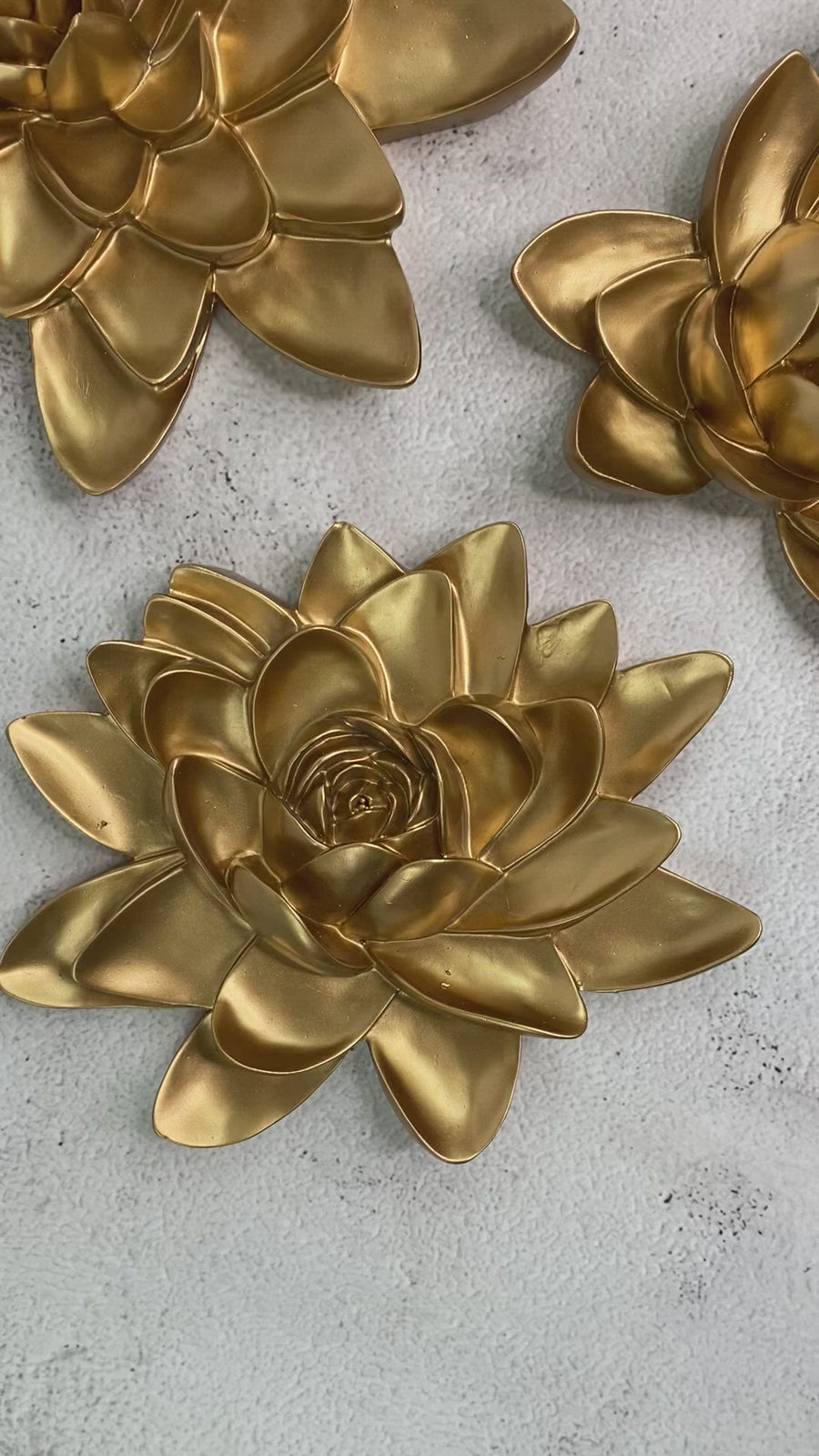 Lotos Flowers Wall Decor in Gold