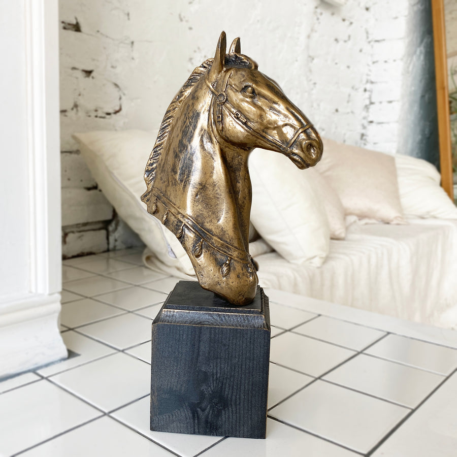 Horse Mustang Sculpture