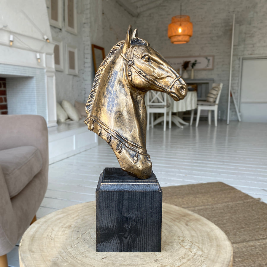 Horse Mustang Sculpture
