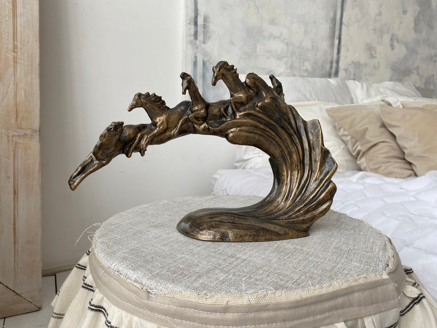 sculpture Ocean Wind in Black and Gold