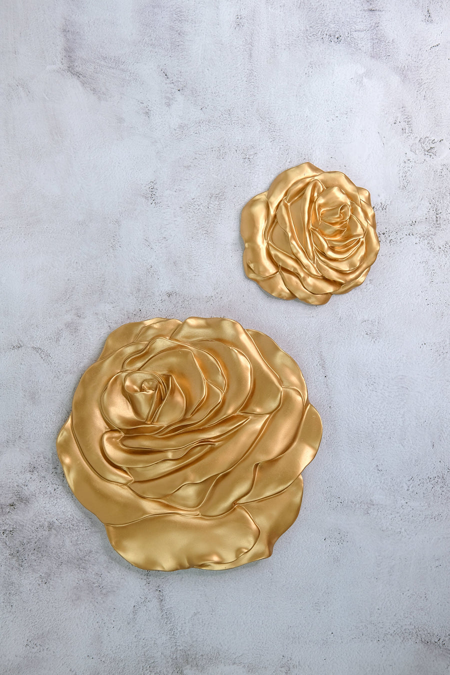 Shine flowers Wall Decor in Gold