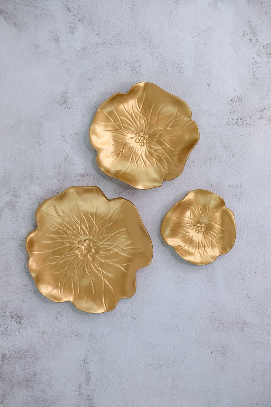 Water Flower Wall Decor in Gold